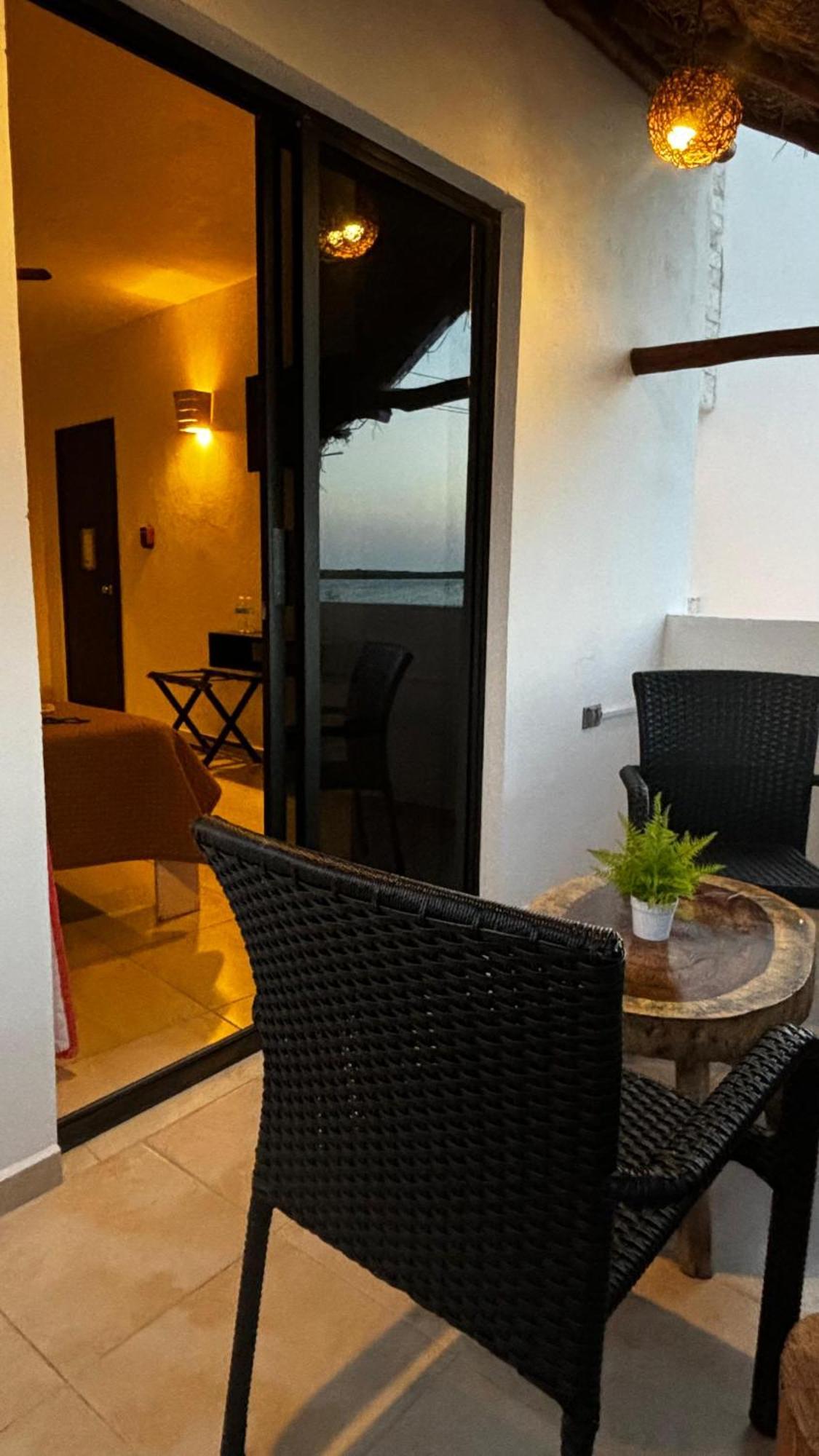 Casa Delfines Rio Lagartos Hotell Exteriör bild